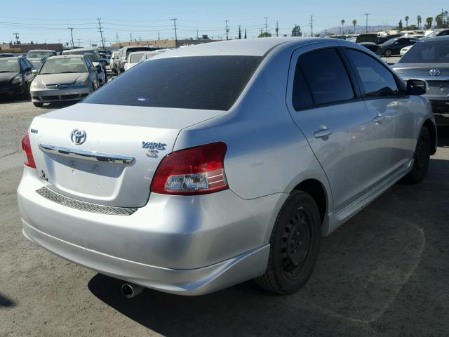 JTDBT923081286062 - 2008 TOYOTA YARIS GRAY photo 4