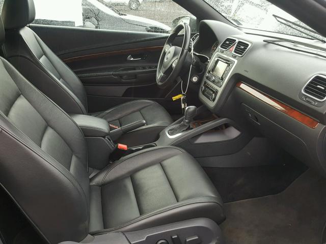 WVWFW7AH4CV021995 - 2012 VOLKSWAGEN EOS LUX Графитовый фото 5