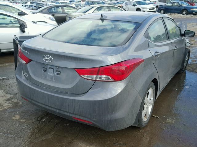 5NPDH4AE8DH396666 - 2013 HYUNDAI ELANTRA GL GRAY photo 4