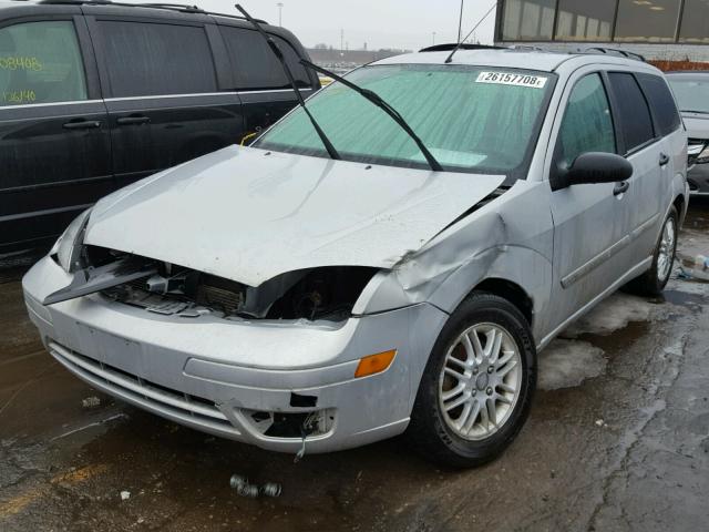 1FAHP36NX6W174706 - 2006 FORD FOCUS ZXW SILVER photo 2