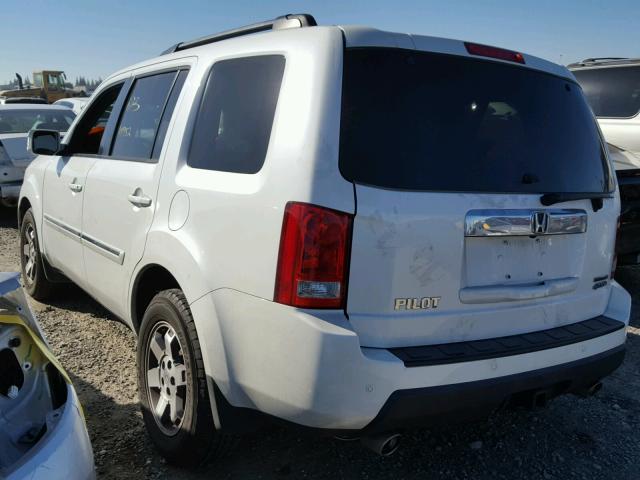 5FNYF4H93BB093158 - 2011 HONDA PILOT TOUR WHITE photo 3