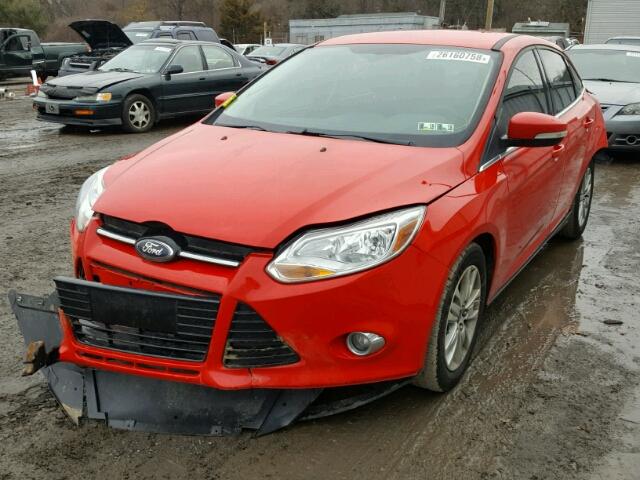 1FAHP3H23CL339785 - 2012 FORD FOCUS SEL RED photo 2