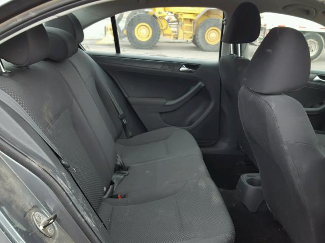 3VW2K7AJ1CM385067 - 2012 VOLKSWAGEN JETTA BASE ნაცრისფერი ფოტო 6