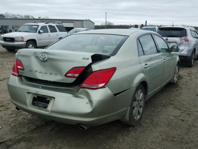 4T1BK36B67U199129 - 2007 TOYOTA AVALON XL GREEN photo 4