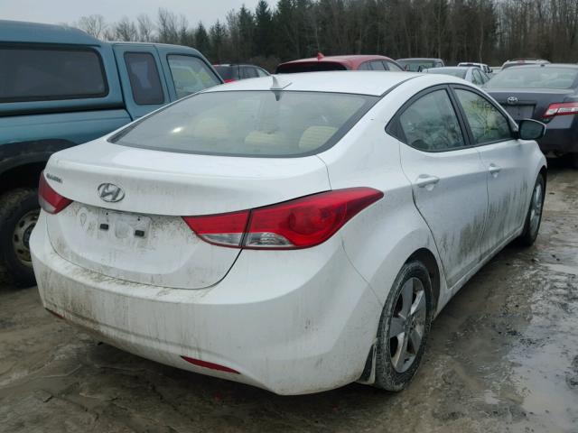 5NPDH4AEXDH269787 - 2013 HYUNDAI ELANTRA GL WHITE photo 4