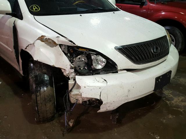 2T2HA31U44C006779 - 2004 LEXUS RX 330 WHITE photo 9