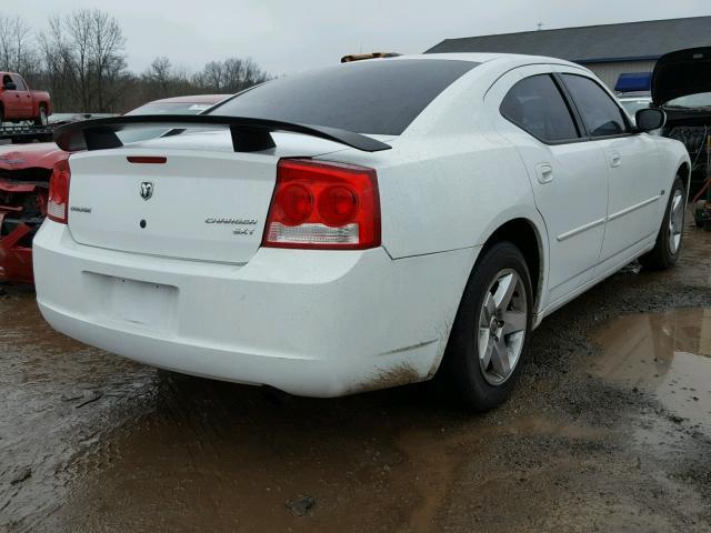 2B3CA3CV0AH310831 - 2010 DODGE CHARGER SX WHITE photo 4