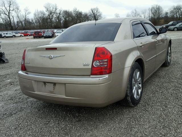 2C3KA33G98H309719 - 2008 CHRYSLER 300 LIMITE TAN photo 4