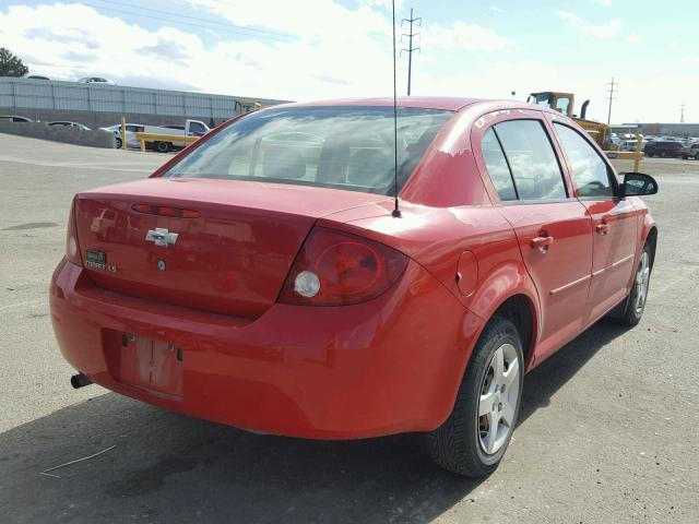 1G1AK52F357582406 - 2005 CHEVROLET COBALT RED photo 4