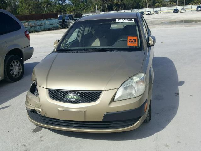 KNADE123666164775 - 2006 KIA RIO BEIGE photo 9