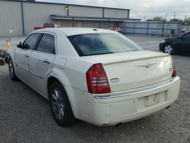 2C3LA63H76H420376 - 2006 CHRYSLER 300C WHITE photo 3