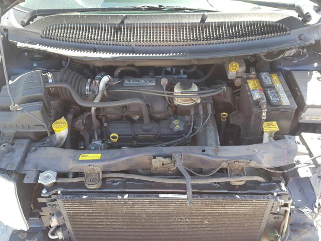 2C4GP54L45R315702 - 2005 CHRYSLER TOWN & COU BLUE photo 7