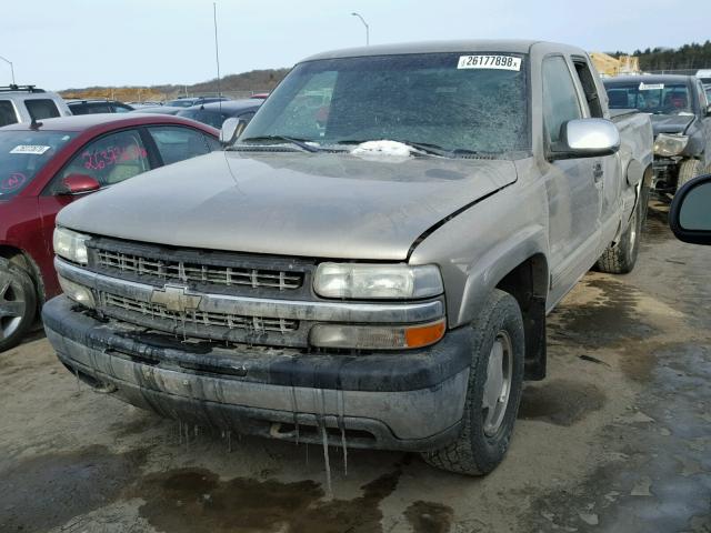 2GCEK19T521368331 - 2002 CHEVROLET SILVERADO TAN photo 2