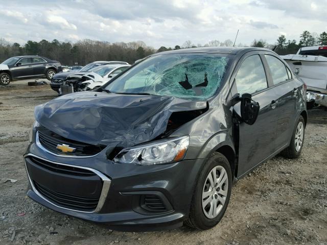 1G1JB5SH4H4161270 - 2017 CHEVROLET SONIC LS GRAY photo 2