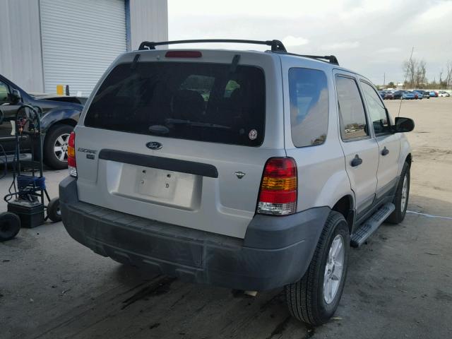 1FMYU03197KB36536 - 2007 FORD ESCAPE XLT SILVER photo 4