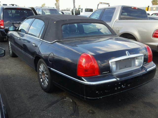 1LNHM81W13Y630328 - 2003 LINCOLN TOWN CAR E BLACK photo 3