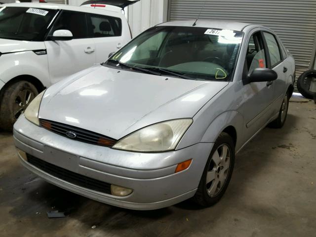 1FAFP383X2W146322 - 2002 FORD FOCUS ZTS SILVER photo 2