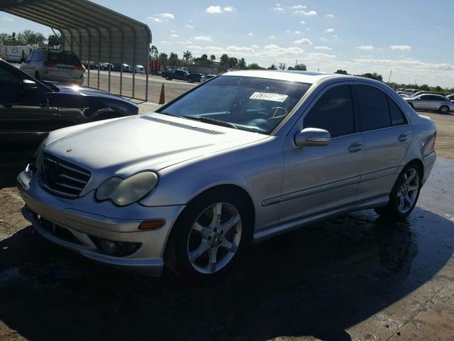 WDBRF52H07F932906 - 2007 MERCEDES-BENZ C 230 SILVER photo 2