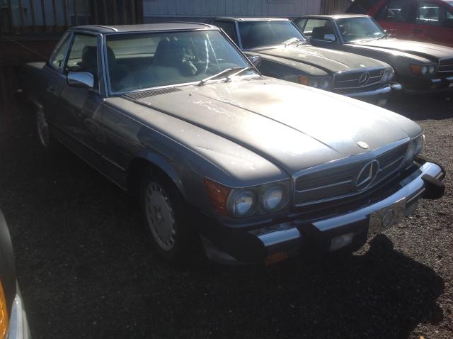 WDBBA48D1JA081122 - 1988 MERCEDES-BENZ 560 SL SILVER photo 1