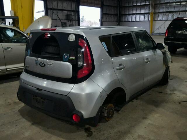 KNDJN2A25F7756358 - 2015 KIA SOUL GRAY photo 4