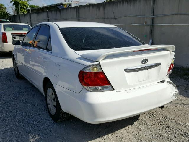 4T1BE30K45U013102 - 2005 TOYOTA CAMRY LE WHITE photo 3