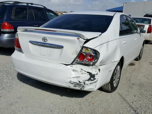 4T1BE30K45U013102 - 2005 TOYOTA CAMRY LE WHITE photo 4