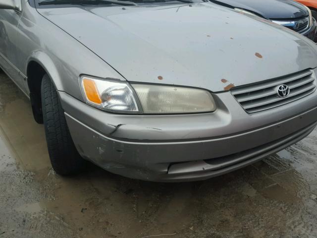 4T1BG22K5XU475205 - 1999 TOYOTA CAMRY CE GRAY photo 9