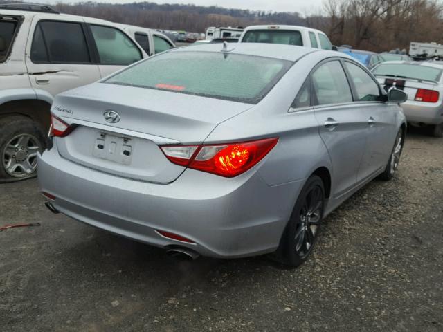 5NPEC4AC8BH119398 - 2011 HYUNDAI SONATA SE GRAY photo 4