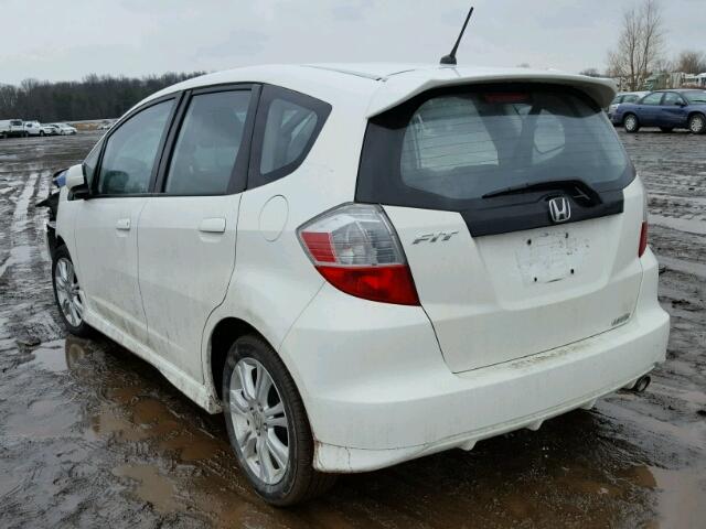 JHMGE8H5XBC000506 - 2011 HONDA FIT SPORT WHITE photo 3