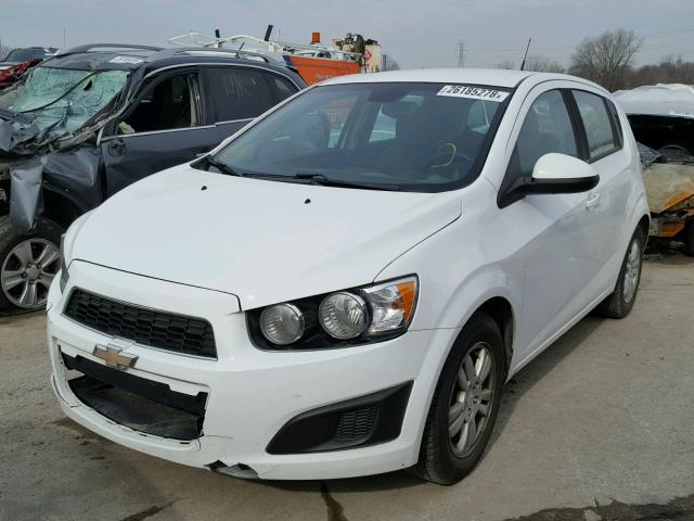 1G1JA6SH5C4107932 - 2012 CHEVROLET SONIC LS WHITE photo 2