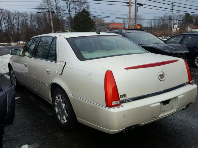 1G6KD57Y48U158886 - 2008 CADILLAC DTS CREAM photo 3