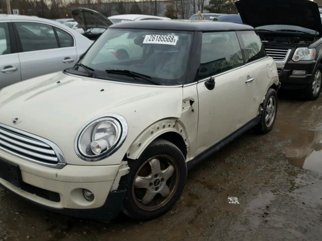 WMWMF3C57ATZ66948 - 2010 MINI COOPER CREAM photo 9