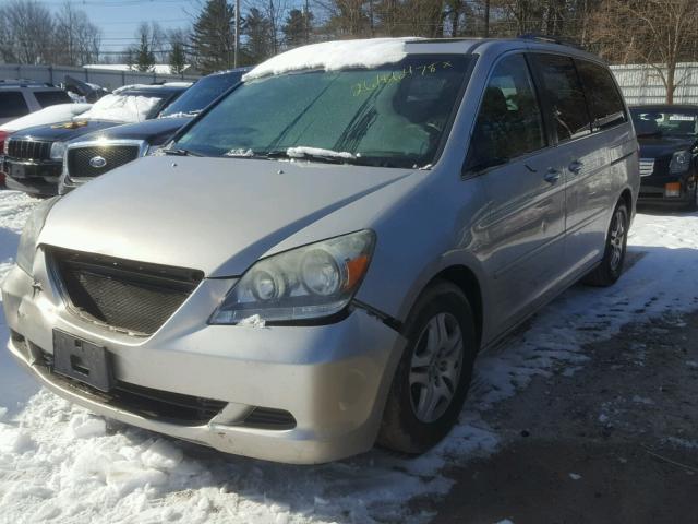 5FNRL38765B101229 - 2005 HONDA ODYSSEY EX SILVER photo 2