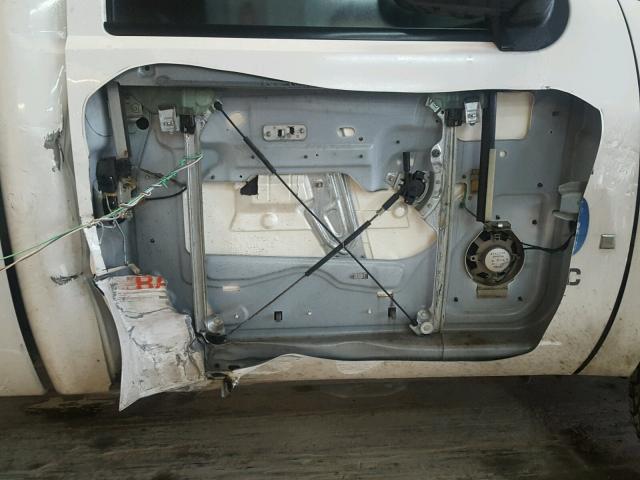 1GTHC44K29F162994 - 2009 GMC SIERRA C25 WHITE photo 9