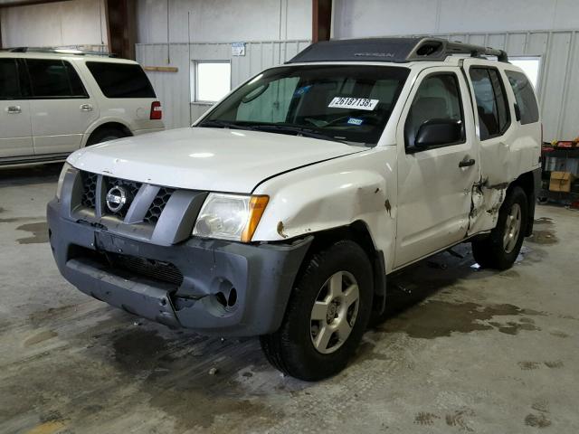 5N1AN08U78C534115 - 2008 NISSAN XTERRA OFF WHITE photo 2