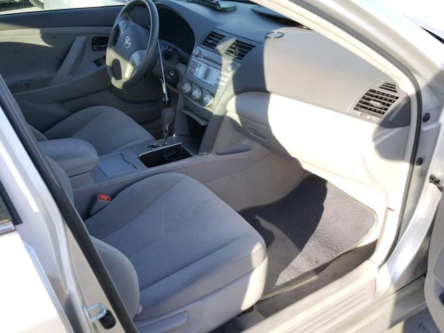 4T1BF3EK7BU198960 - 2011 TOYOTA CAMRY BASE SILVER photo 5