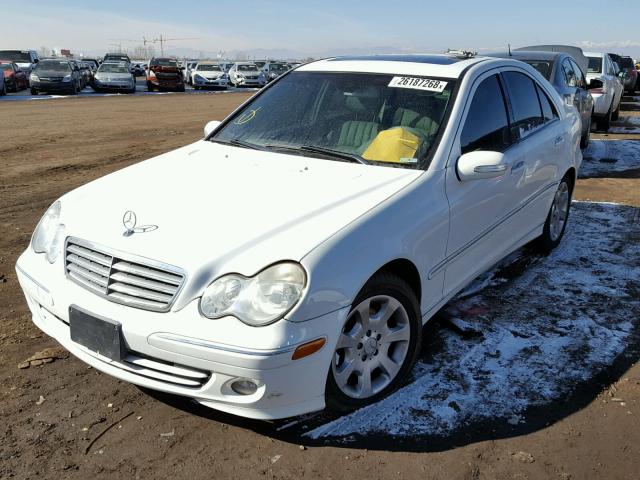 WDBRF87H96F773487 - 2006 MERCEDES-BENZ C 350 4MAT WHITE photo 2