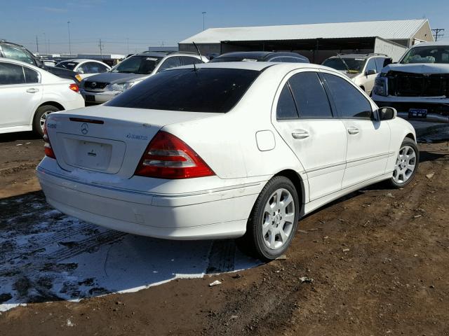 WDBRF87H96F773487 - 2006 MERCEDES-BENZ C 350 4MAT WHITE photo 4