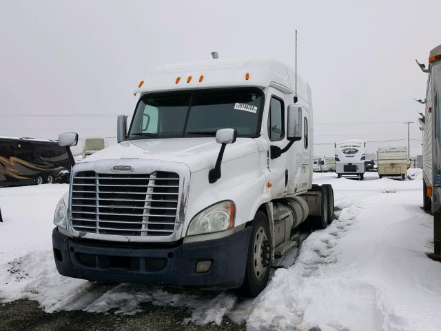 1FUJGLBG5BSAX3072 - 2011 FREIGHTLINER CASCADIA 1 WHITE photo 2