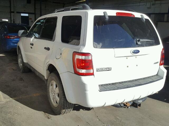 1FMCU93G29KA81871 - 2009 FORD ESCAPE XLT WHITE photo 3