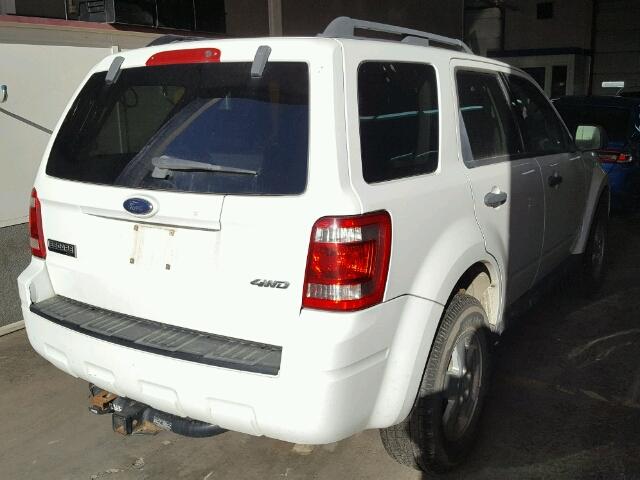 1FMCU93G29KA81871 - 2009 FORD ESCAPE XLT WHITE photo 4