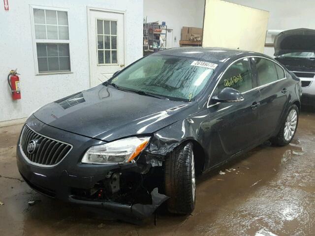 2G4GR5EK3C9163419 - 2012 BUICK REGAL GRAY photo 2