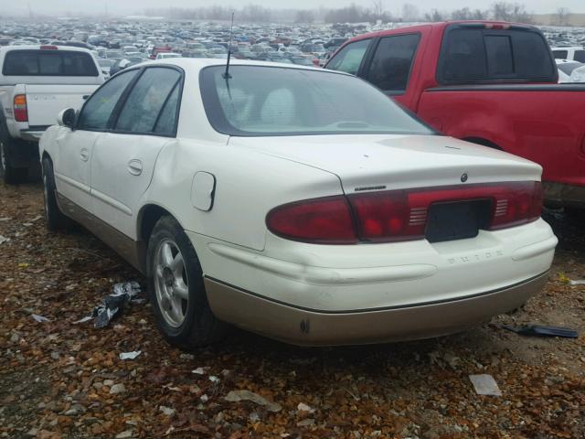 2G4WF551041224480 - 2004 BUICK REGAL GS WHITE photo 3