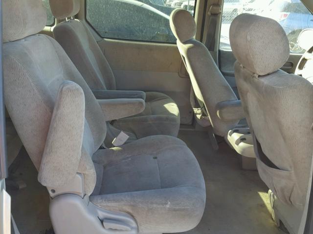 KNDUP132656764701 - 2005 KIA SEDONA EX GOLD photo 6