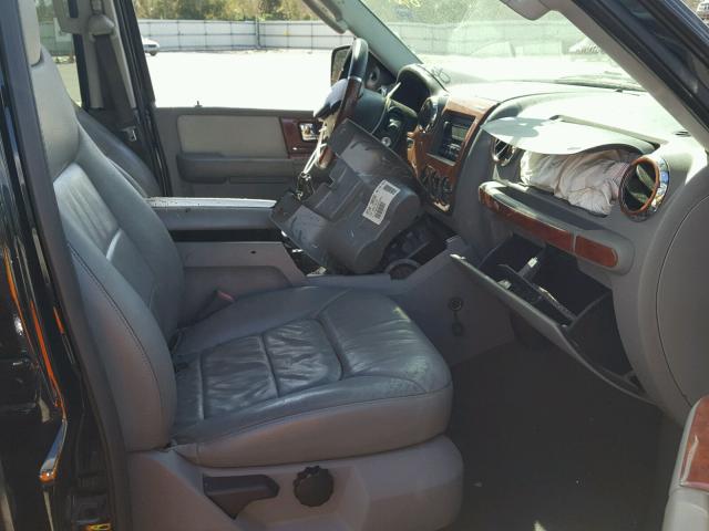 1FMPU15585LA79349 - 2005 FORD EXPEDITION BLACK photo 5