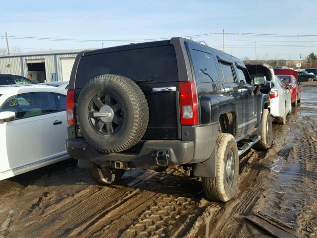 5GTDN136568103765 - 2006 HUMMER H3 BLACK photo 4