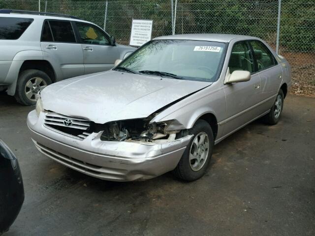 4T1BG22K2XU415835 - 1999 TOYOTA CAMRY CE GOLD photo 2