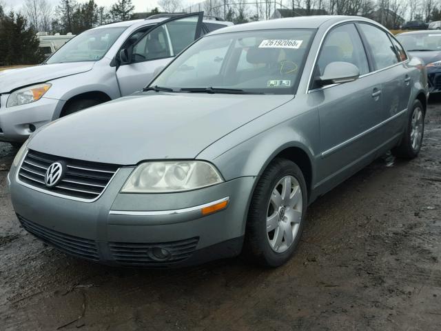 WVWAD63B95E021125 - 2005 VOLKSWAGEN PASSAT GLS GRAY photo 2