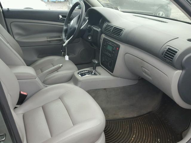WVWAD63B95E021125 - 2005 VOLKSWAGEN PASSAT GLS GRAY photo 5