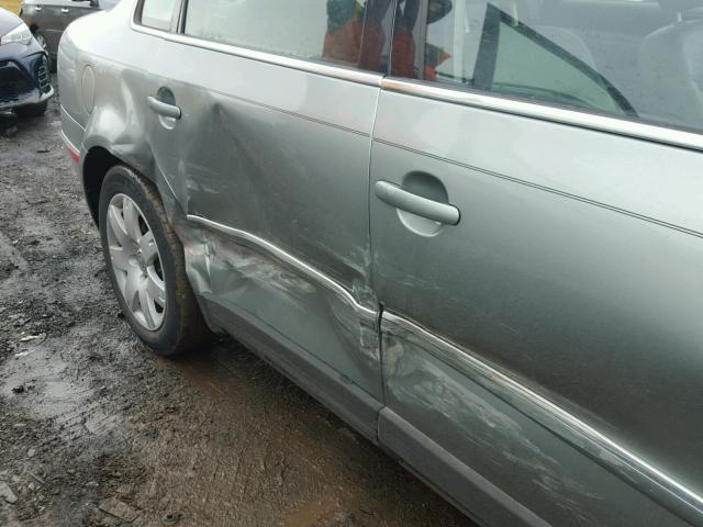 WVWAD63B95E021125 - 2005 VOLKSWAGEN PASSAT GLS GRAY photo 9